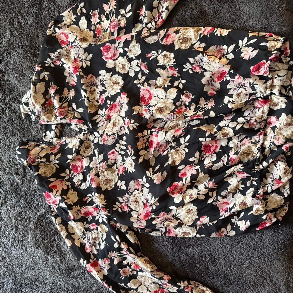 Chic Floral Women's Blouse - Black and Pink